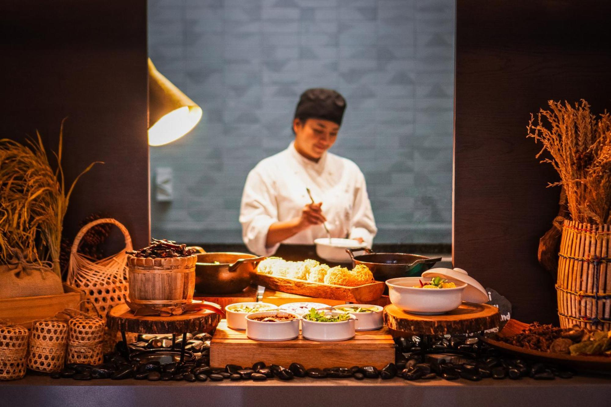 Hotel Hyatt Regency Koh Samui Chaweng  Esterno foto A chef at work